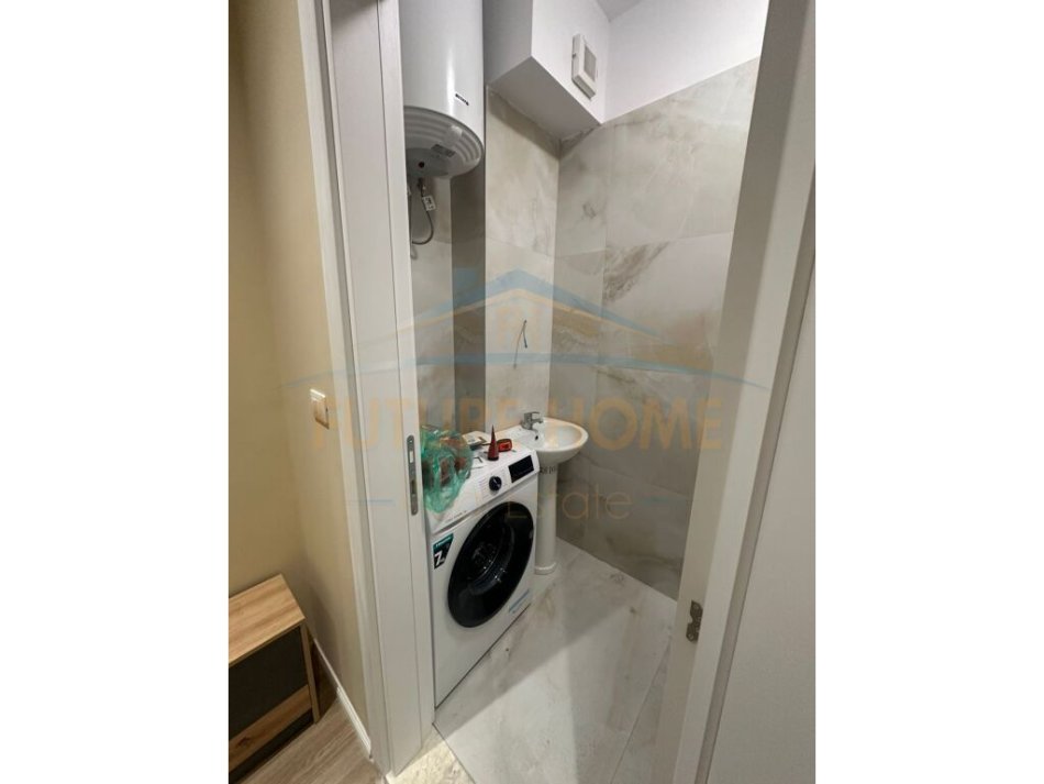 Tirane, jepet me qera apartament 1+1+Ballkon Kati 9, 65 m² 500 € (Rezidenca Future Home)
