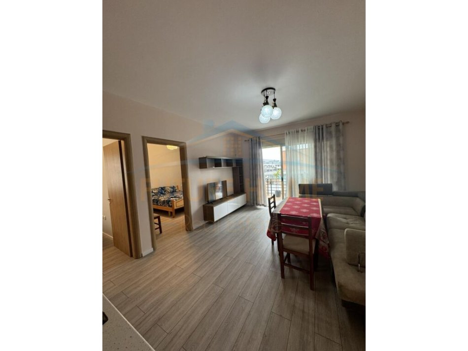 jepet me qera 2+1 Kati 8, 85 m² 470 € (unaza e re)