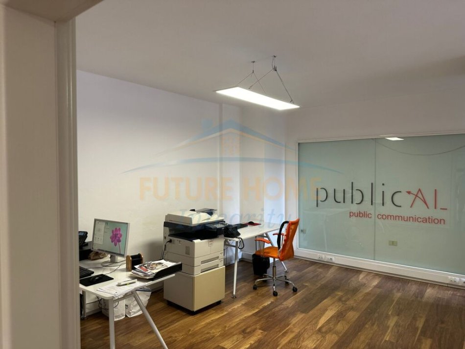 Tirane, jepet me qera Kati 3, 136 m² 1.500 € (prane RTSH)