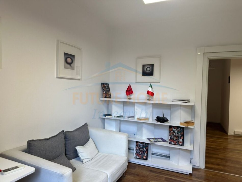 Tirane, jepet me qera Kati 3, 136 m² 1.500 € (prane RTSH)