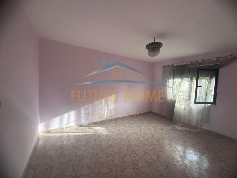 Tirane, jepet me qera ambjent biznesi Kati 0, 80 m² 400 € (ALI DEM)