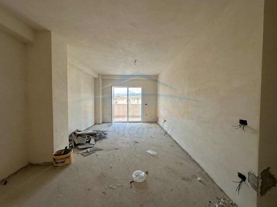 Tirane, shitet apartament 2+1+Verandë Kati 3, 112 m² 150.000 € (Laprake, Rruga Dritan Hoxha)