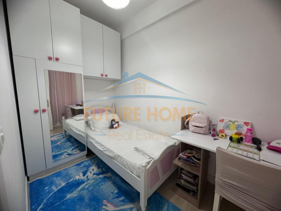 Tirane, jepet me qera apartament 2+1 Kati 3, 62 m² 450 € (Unaza e Re)