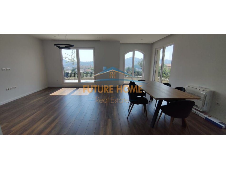 Tirane, jepet me qera Vile 3+1+Ballkon Kati 2, 168 m² 2.500 € (FARKE)