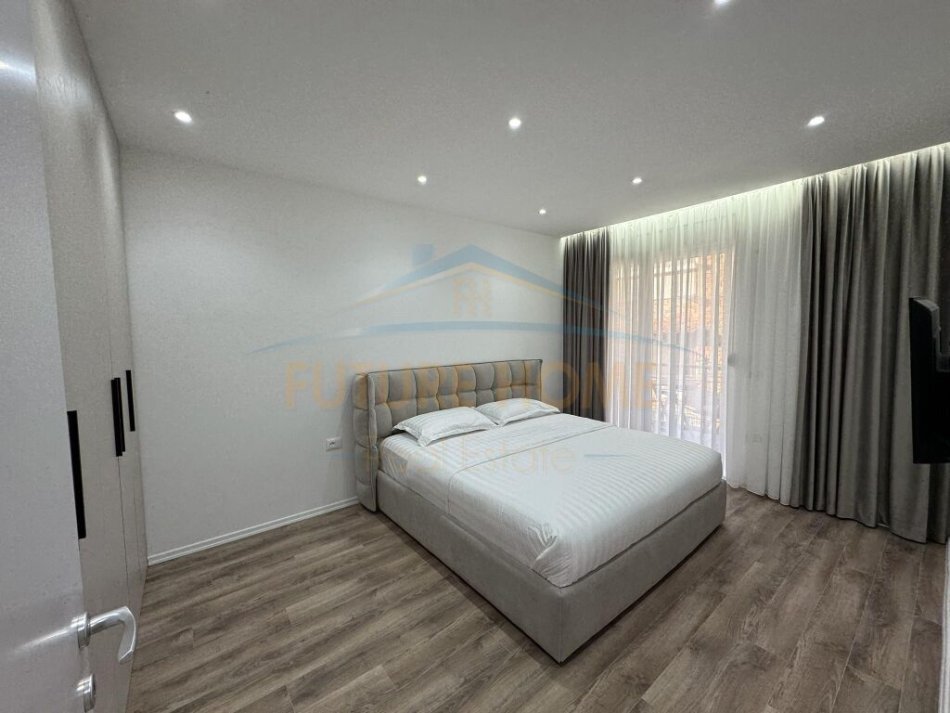 Tirane, jepet me qera apartament 2+1+Ballkon Kati 2, 70 m² 900 € (Rruga e Bogdaneve)