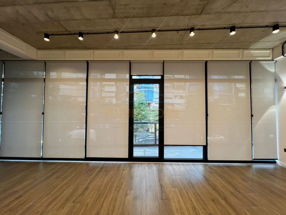 Tirane, jepet me qera zyre Kati 1, 50 m² 800 € (Rruga e Dibres)