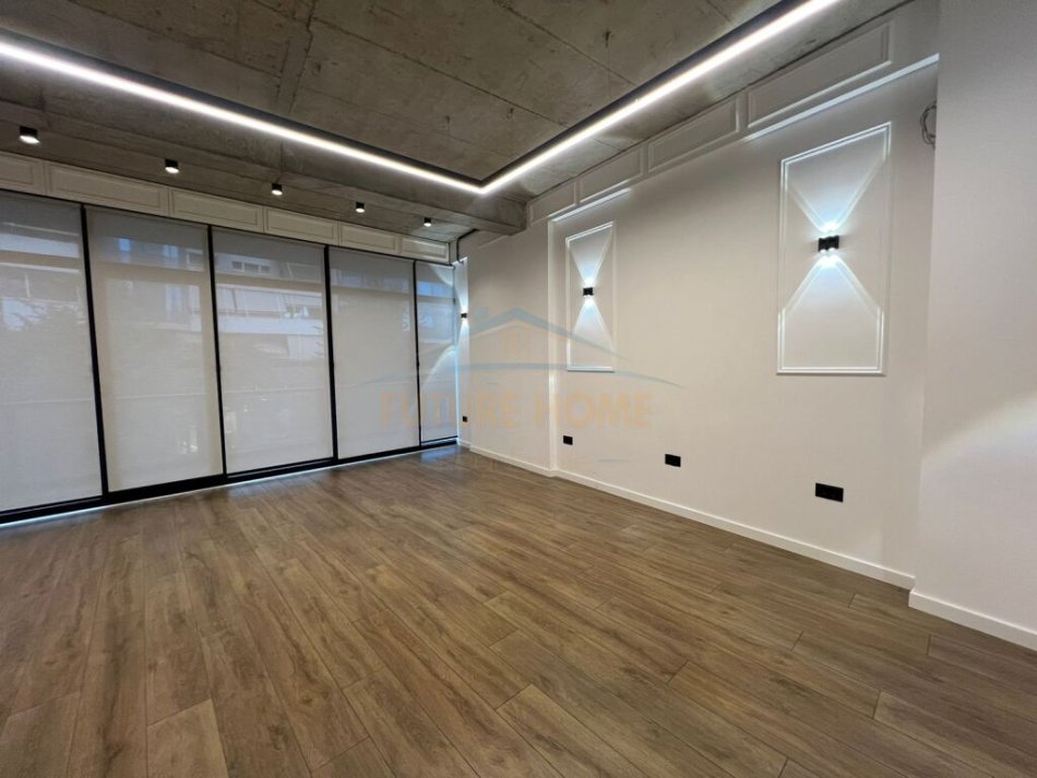 Tirane, jepet me qera zyre Kati 1, 50 m² 800 € (Rruga e Dibres)