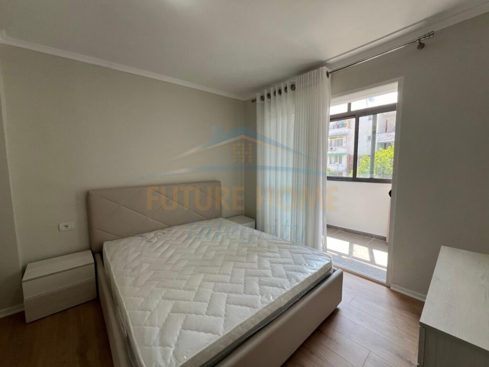 Tirane, jepet me qera apartament 1+1 Kati 3, 53 m² 400 € (FERIT XHAJKO)