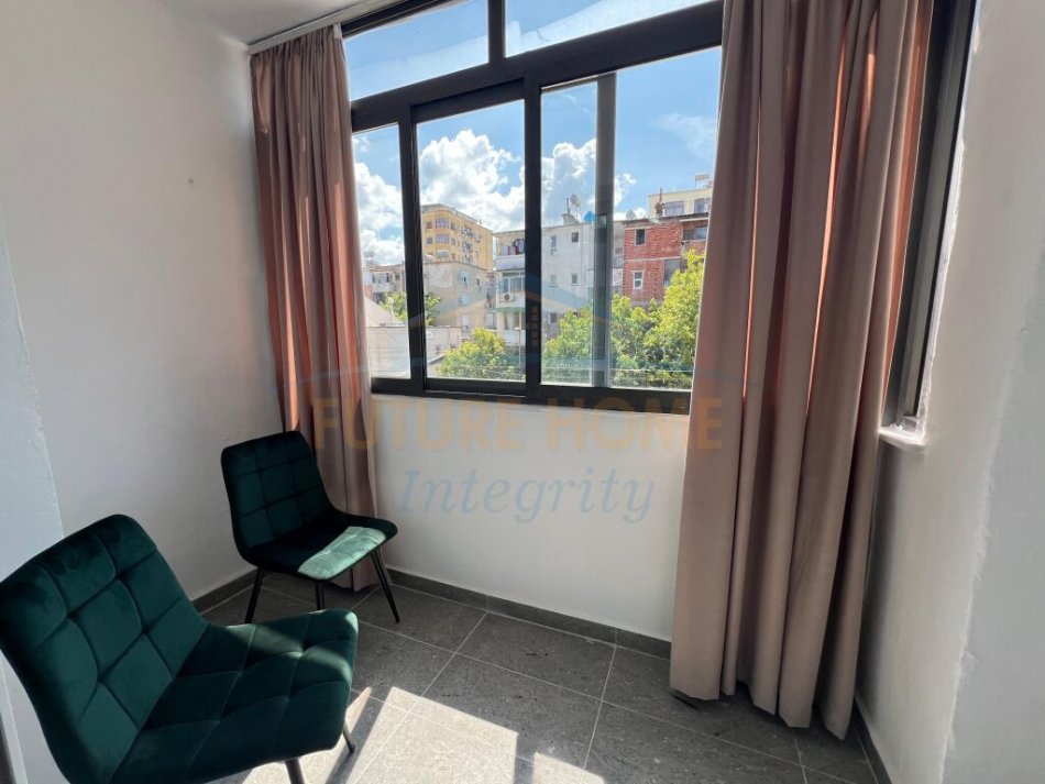 Tirane, jepet me qera apartament 1+1 Kati 3, 53 m² 400 € (FERIT XHAJKO)
