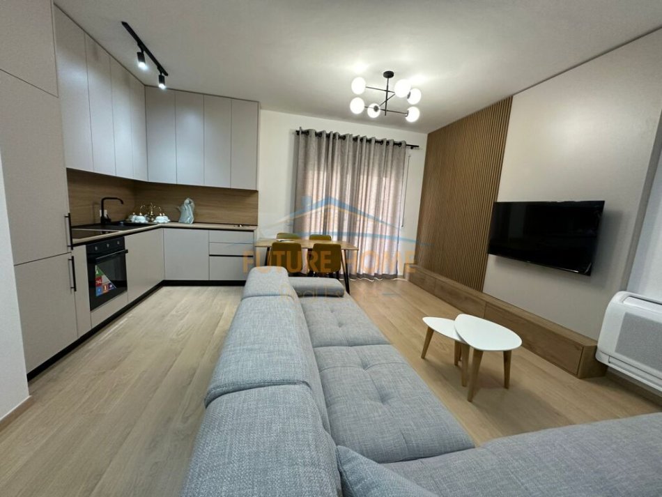 Tirane, jepet me qera apartament 2+1+Ballkon Kati 3, 80 m² 950 € (Kompleksi Deliorgji)