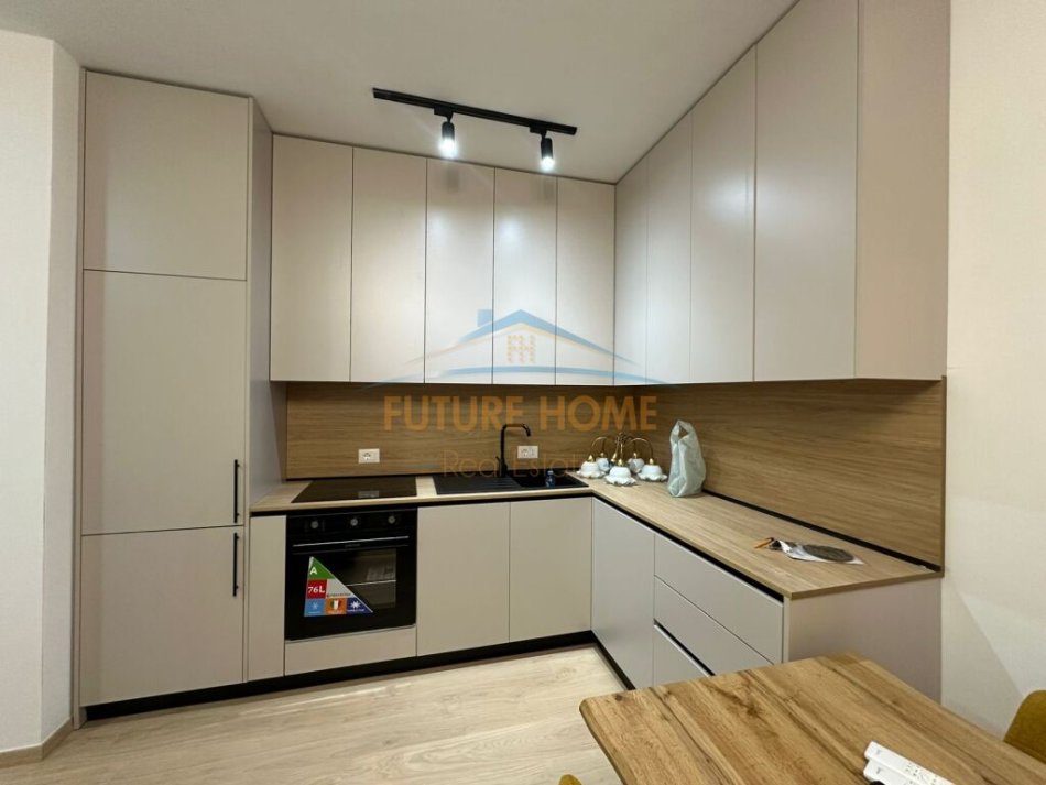 Tirane, jepet me qera apartament 2+1+Aneks+Ballkon Kati 3, 80 m² 950 € (KOMPLEKSI DELI JORGJI)