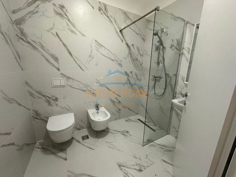 Tirane, jepet me qera apartament 2+1+Aneks+Ballkon Kati 3, 80 m² 950 € (KOMPLEKSI DELI JORGJI)