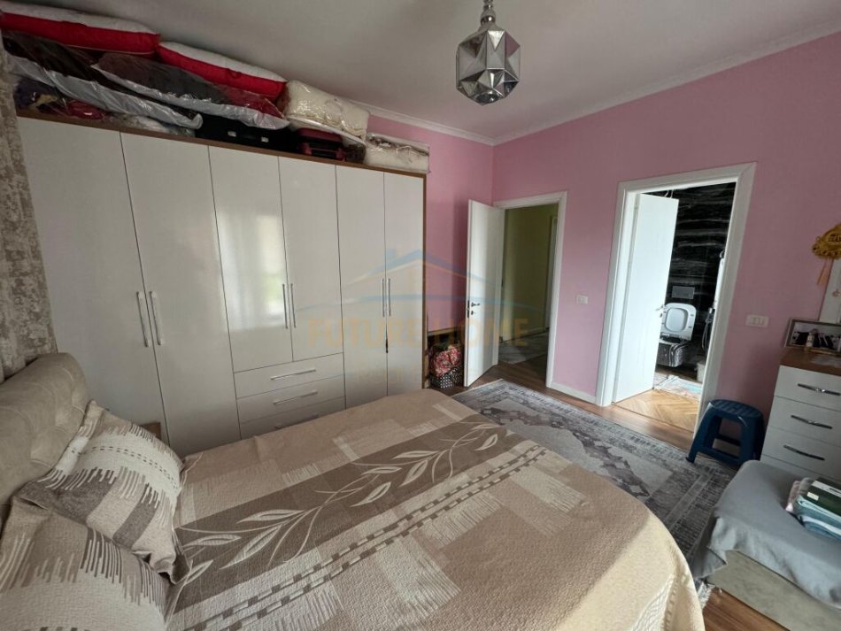 Tirane, shitet apartament 2+1 Kati 3, 98 m² 155.000 € (5 maji)