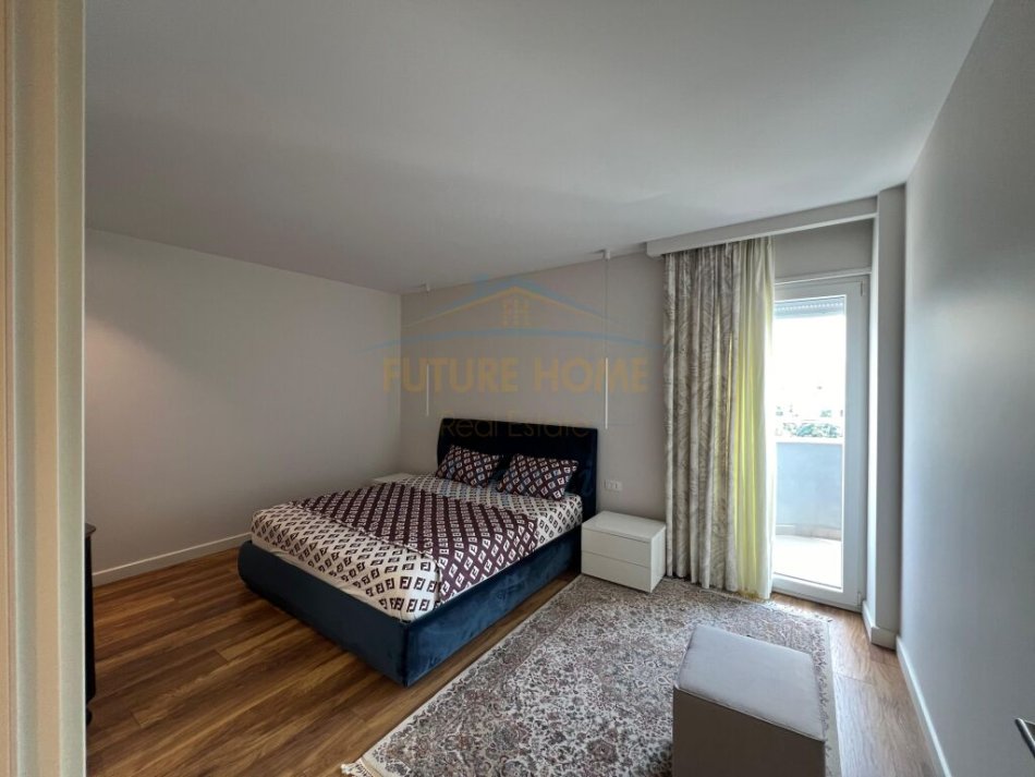 Tirane, jepet me qera apartament 2+1+Ballkon Kati 11, 137 m² 2.500 € (Bllok)