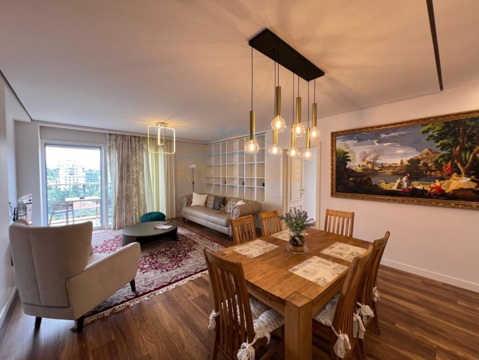 Tirane, jepet me qera apartament 2+1+Ballkon Kati 11, 137 m² 2.500 € (Bllok)