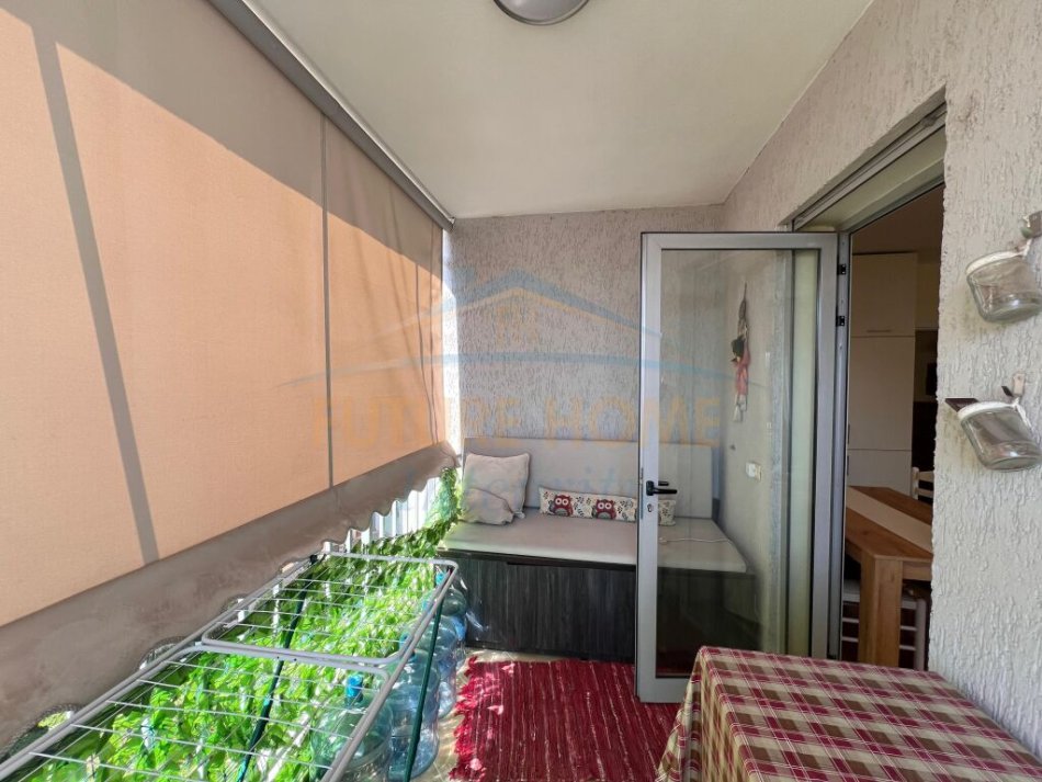 shitet apartament 2+1+Ballkon Kati 4, 95 m² 170.000 € (Rruga e Kavajes)