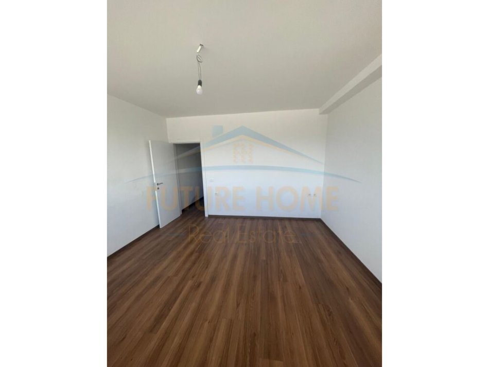 Tirane, shitet 1+1 Kati 1, 74 m² 103.180 € (Kinostudio)