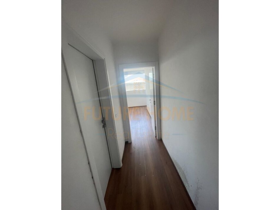 Tirane, shitet 1+1 Kati 1, 74 m² 103.180 € (Kinostudio)