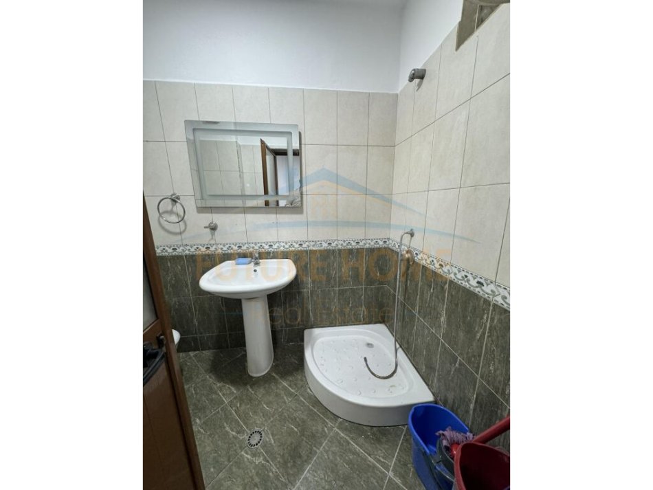 Tirane, shitet apartament 2+1+Ballkon Kati 7, 84 m² 119.000 € (Unaza e Re)