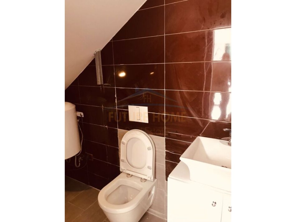 Tirane, shitet apartament 2+1 Kati 2, 64 m² 90.200 € (Rruga Muhamet Deliu.)