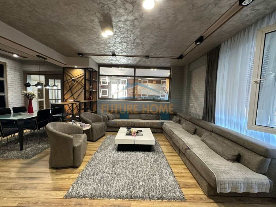 Tirane, shes apartament 2+1+Aneks+Ballkon Kati 3, 192 m² 590.000 € (myslym shyri)
