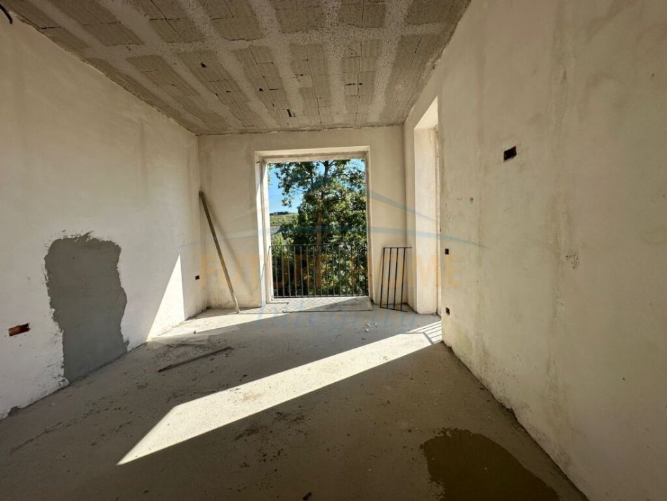 Tirane, shitet Vile 3 Katshe Kati 3, 514 m² 450.000 € (Secret Garden Teg)
