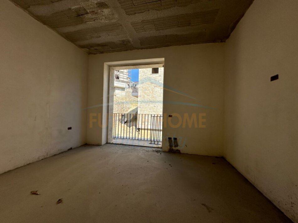 Tirane, shitet Vile 3 Katshe Kati 3, 514 m² 450.000 € (Secret Garden Teg)