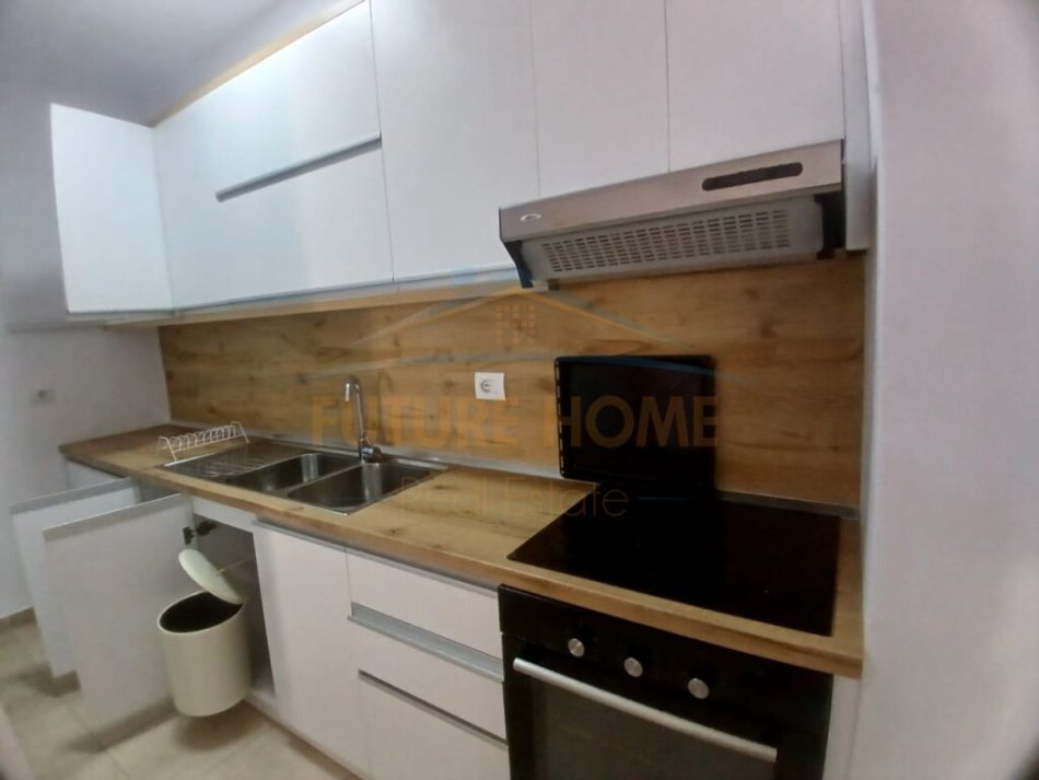 Durres, jepet me qera apartament 2+1+Aneks+Ballkon Kati 2, 107 m² 350 € (Vila Zogut)