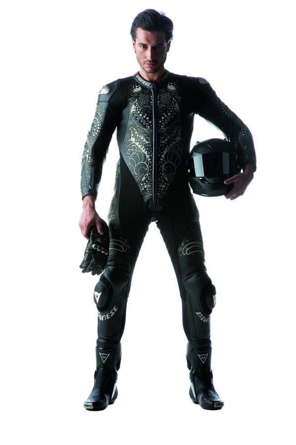 Shitet kostum motorri sportiv I gjithë lekure i firmes Dainese oferte