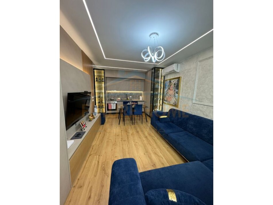 Tirane, shitet apartament 1+1 Kati 8, 65 m² 150.000 € (unaza e re)