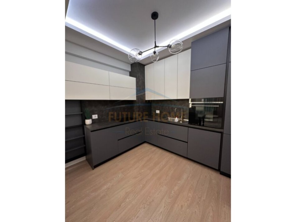 Tirane, shitet apartament Kati 6, 95 m² 165.000 € (Residenca Tirana Golden Park, AREA42599)