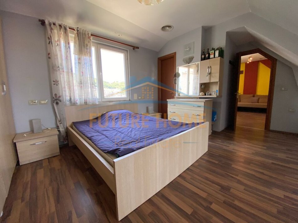 Tirane, shes apartament duplex 4+1+Ballkon Kati 4, 220 m² 285.000 € (Kodra e Diellit)