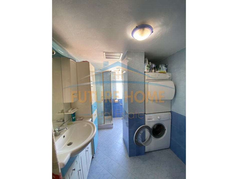 Tirane, shes apartament duplex 4+1+Ballkon Kati 4, 220 m² 285.000 € (Kodra e Diellit)