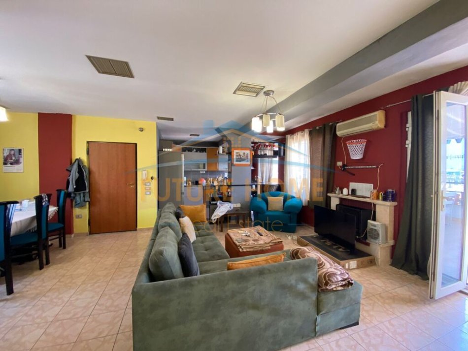 Tirane, shes apartament duplex 4+1+Ballkon Kati 4, 220 m² 285.000 € (Kodra e Diellit)