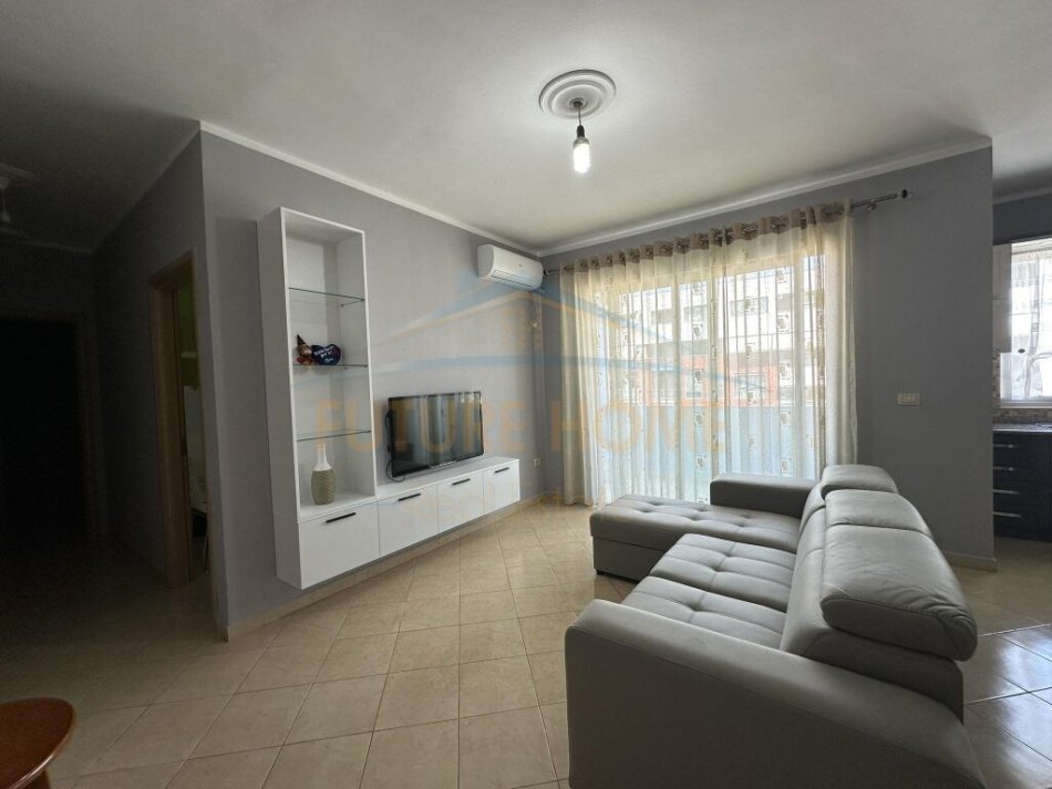 Tirane, qera apartament 2+1 Kati 6, 95 m² (UNAZA E RE)