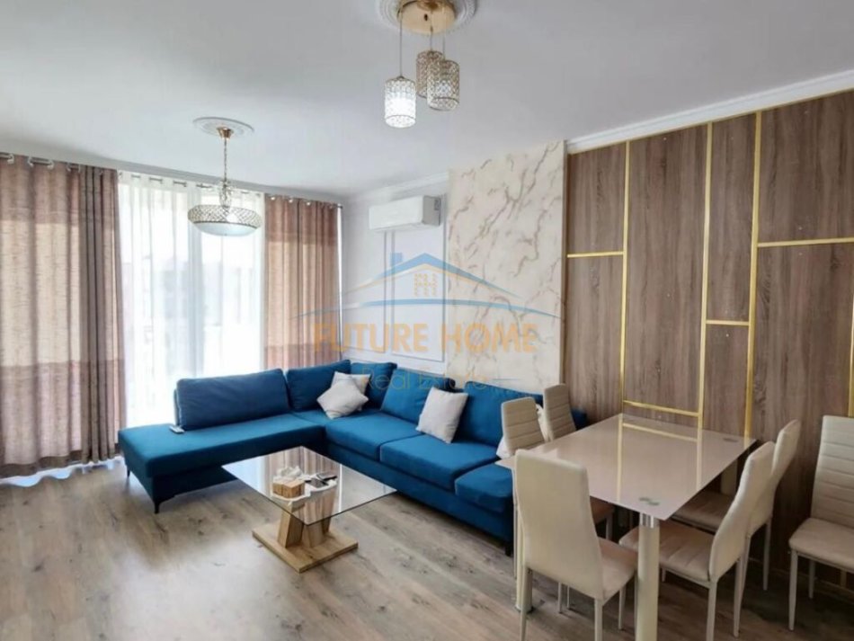 Tirane, jepet me qera apartament 2+1+Ballkon Kati 4, 94 m² 700 € (Kompleksi Fiori Di Bosko)