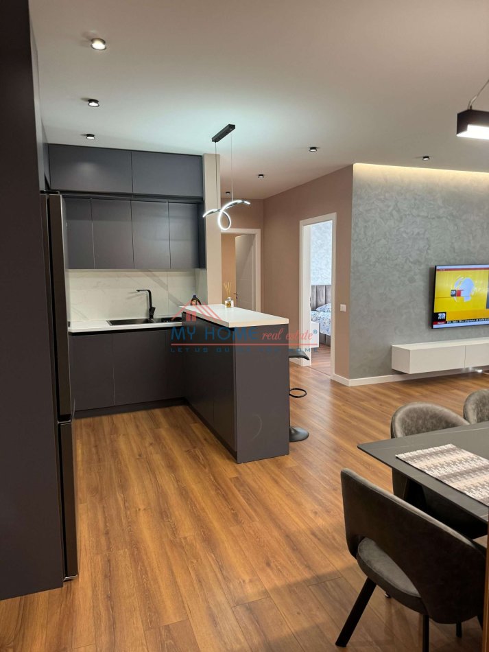 Tirane, shitet apartament 2+1+Ballkon Kati 3, 126 m² 149.000 € (Kthesa e Kamzes)