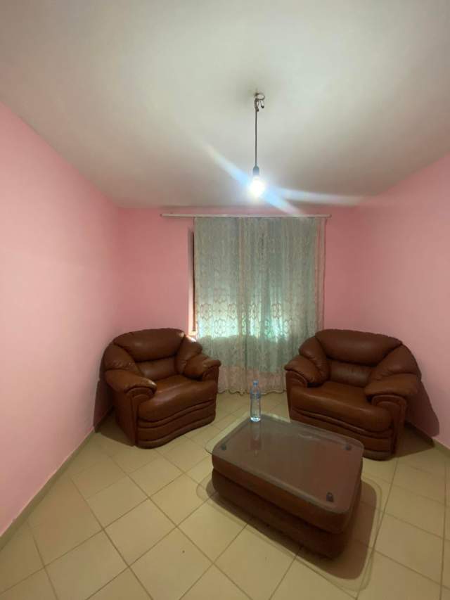 Tirane, shes apartament Kati 1, 76 m² 95.000 Euro (Rruga Elbasanit)