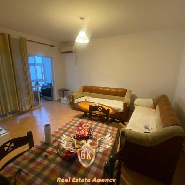 Durres, jepet me qera apartament 1+1+BLK Kati 3, 75 m² 200 Euro (lagja 6 ISH RAJONI)