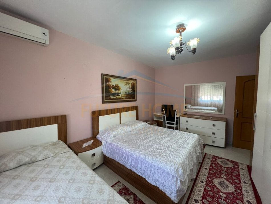 Tirane, shitet apartament 2+1+Ballkon Kati 4, 75 m² 140.000 € (Ish Parku i Autobuzave)
