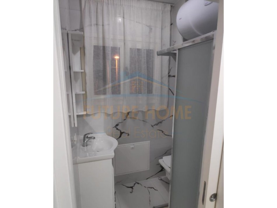 Tirane, jepet me qera apartament 2+1 Kati 1, 74 m² 450 € (Porcelan)