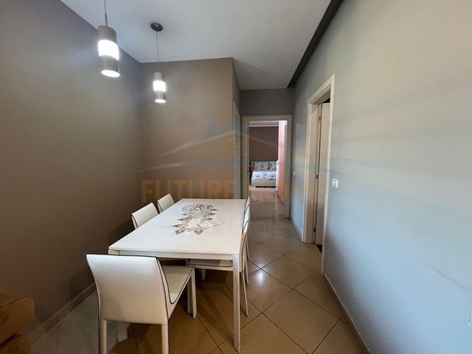 Tirane, jepet me qera apartament 2+1 Kati 2, 100 m² 700 € (Rruga Panorama)