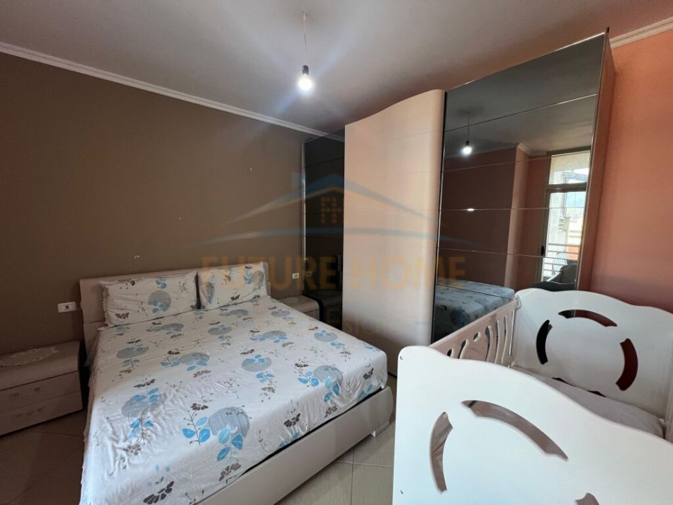 Tirane, jepet me qera apartament 2+1+Ballkon Kati 2, 100 m² 700 € (Rruga Panorama)