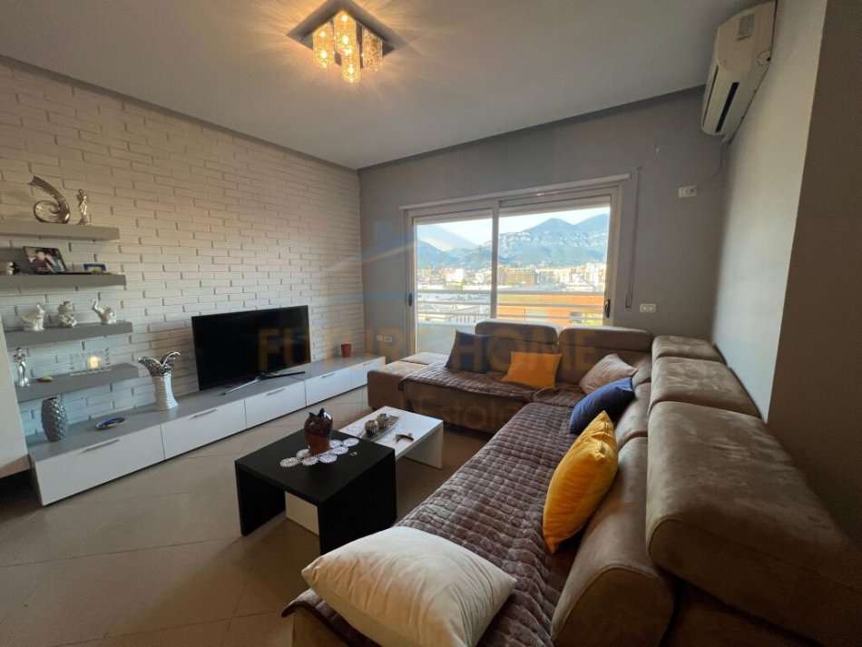Tirane, jepet me qera apartament 2+1 Kati 2, 100 m² 700 € (Rruga Panorama)