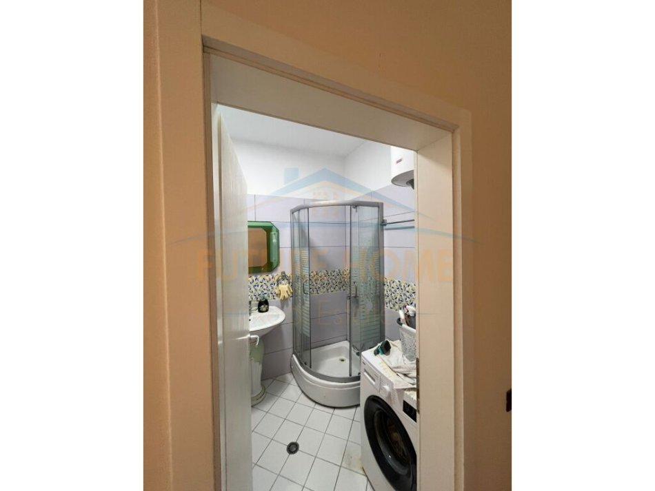 Tirane, jepet me qera apartament 2+1 Kati 6, 80 m² 500 € (Kopshti Botanik)
