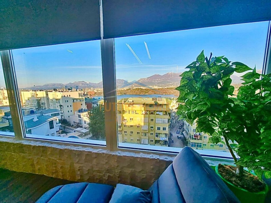 Tirane, shitet apartament 2+1+Ballkon Kati 3, 115 m² 245.000 € (LIQENI THATE)