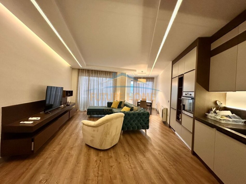 Tirane, jepet me qera apartament 2+1+Ballkon Kati 2, 108 m² 800 € (Kopshti Botanik)