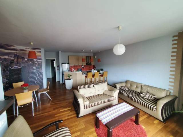Tirane, jepet me qera apartament 2+1+Ballkon Kati 9, 110 m² 650 € (Rruga e Kavajes)