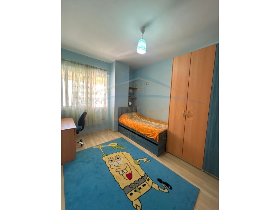 Tirane, jepet me qera apartament 2+1+Ballkon Kati 2, 104 m² 400 € (FRESK)