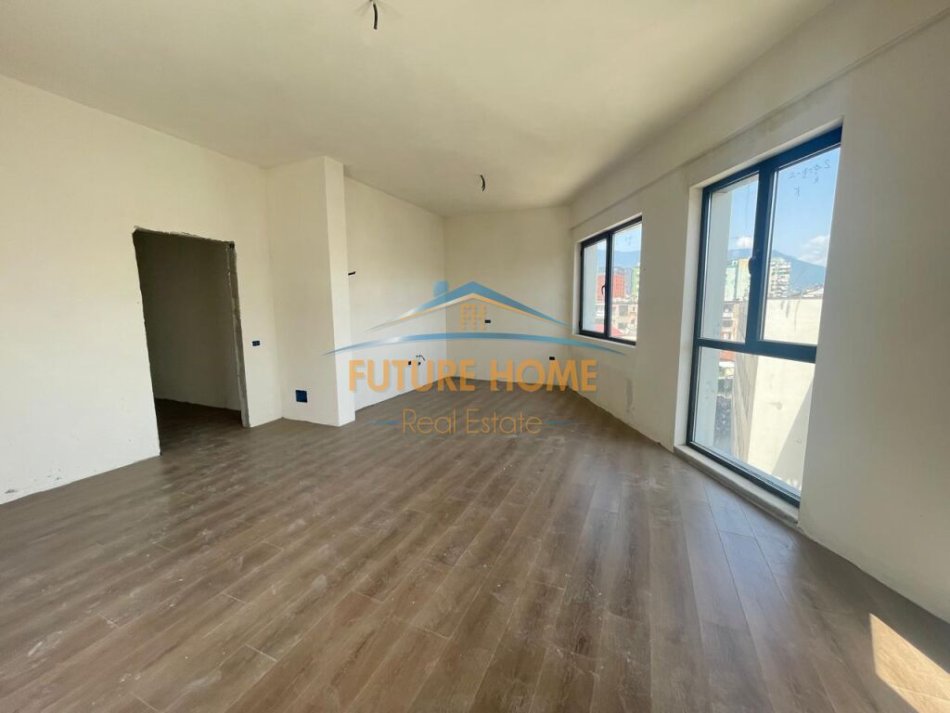 Tirane, shitet apartament 3+1+Ballkon Kati 3, 140 m² 298.000 € (Bulevardi Gjergj Fishta)